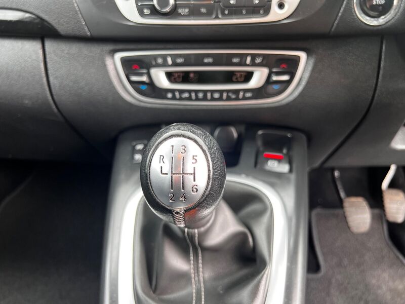 RENAULT SCENIC