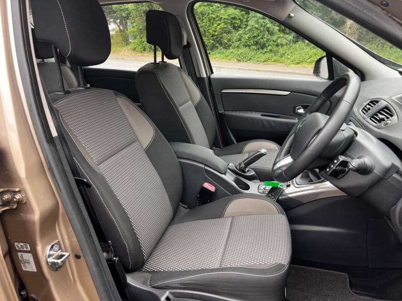 RENAULT SCENIC