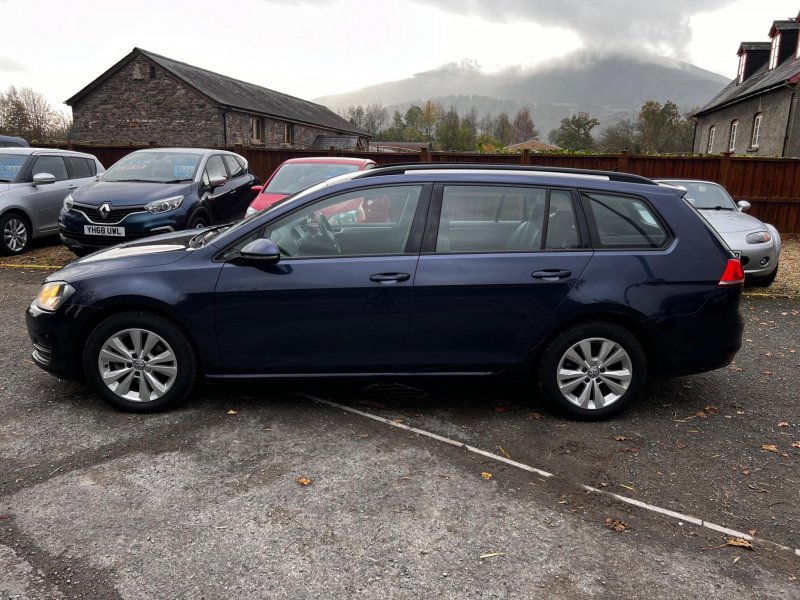 VOLKSWAGEN GOLF
